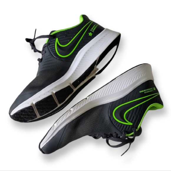 Nike Other - Nike Start Runner 2.0 Youth Size 7